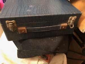 Restoration of vintage suitcase radios